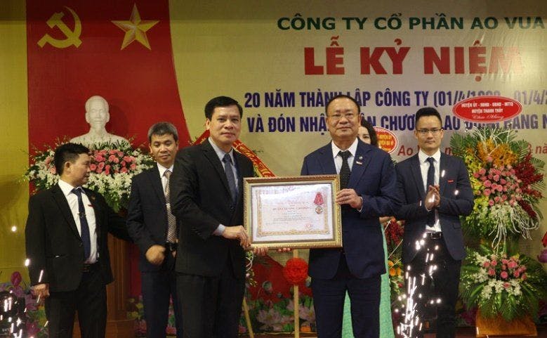 Công ty cổ phần Ao Vua kỷ niệm 20 năm thành lập và đón nhận Huân chương Lao động hạng Nhất