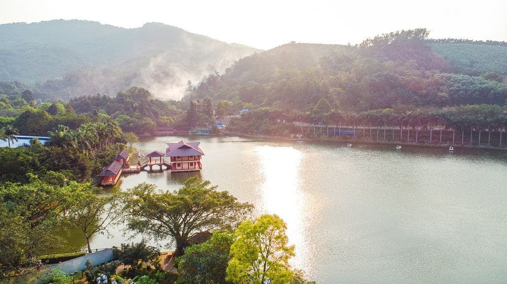 Hình ảnh của Ngắm cảnh Hồ Ao Vua