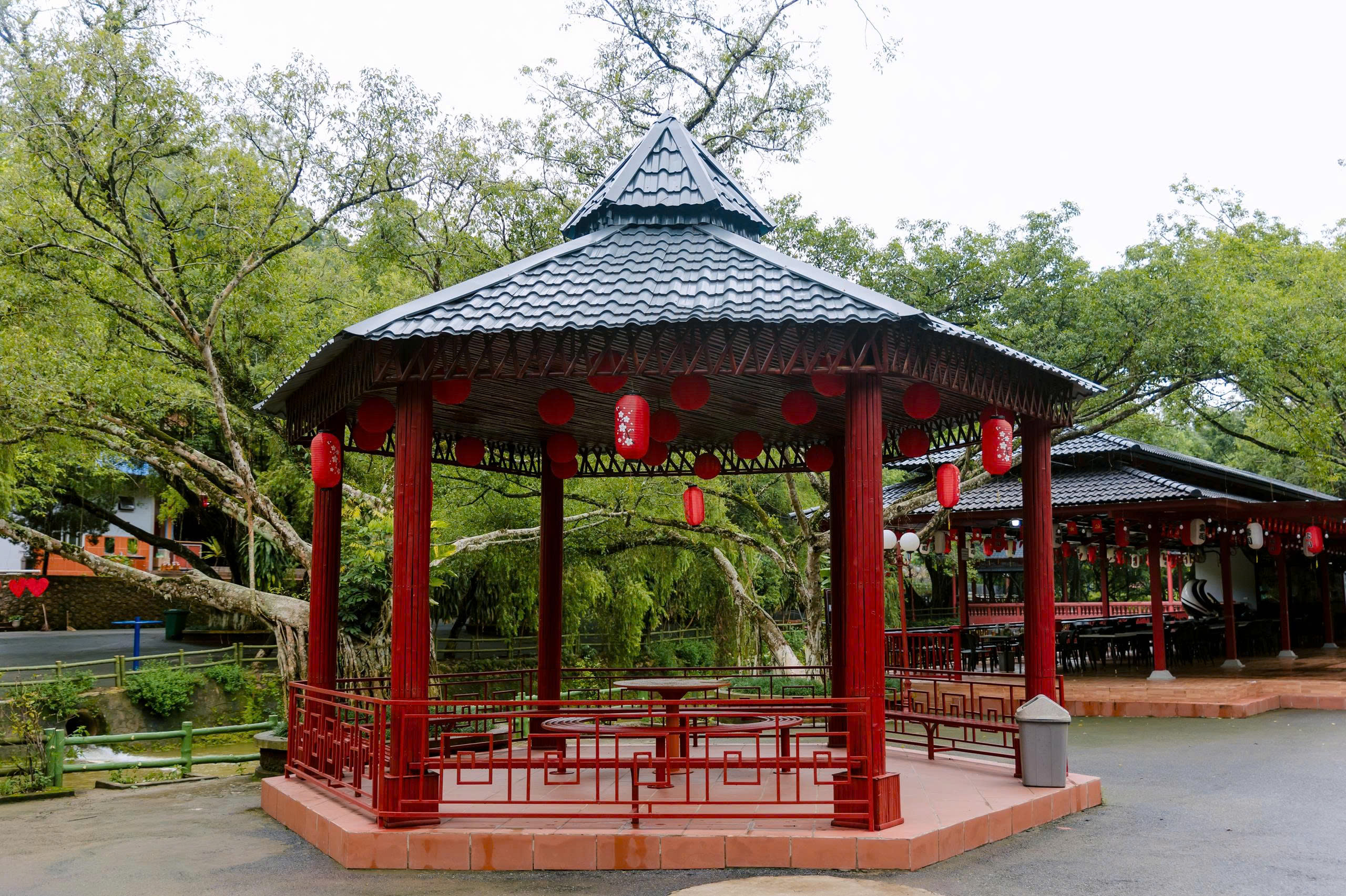 Khu du lịch Ao Vua