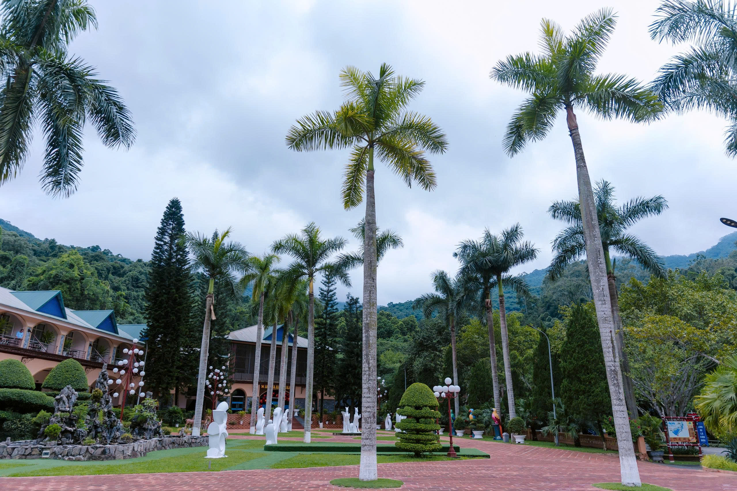 Khu du lịch Ao Vua