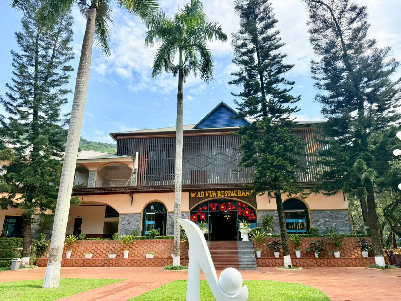Khu du lịch Ao Vua