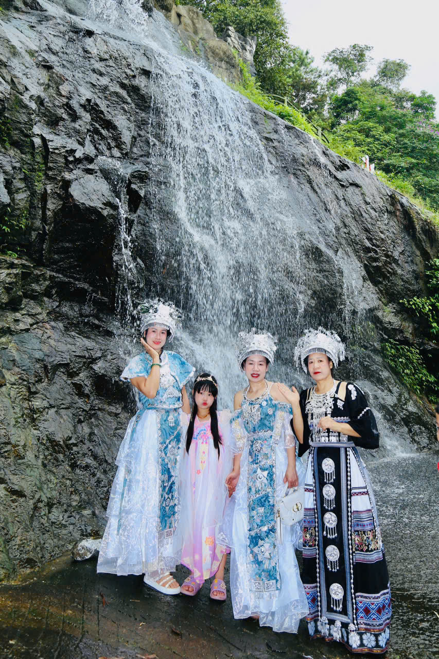 Khu du lịch Ao Vua
